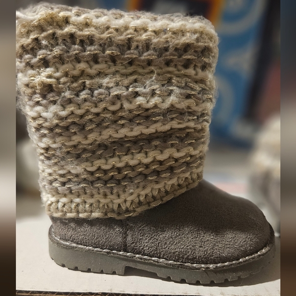 Knitted KoalaKids boots. Size 4 toddler. NWOT - Picture 2 of 4